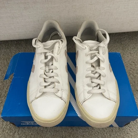 Veja Campo Sneakers (size 9.5) - Picture 4 of 6